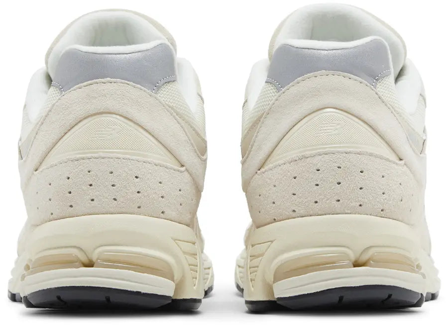 2002R 'Calm Taupe'