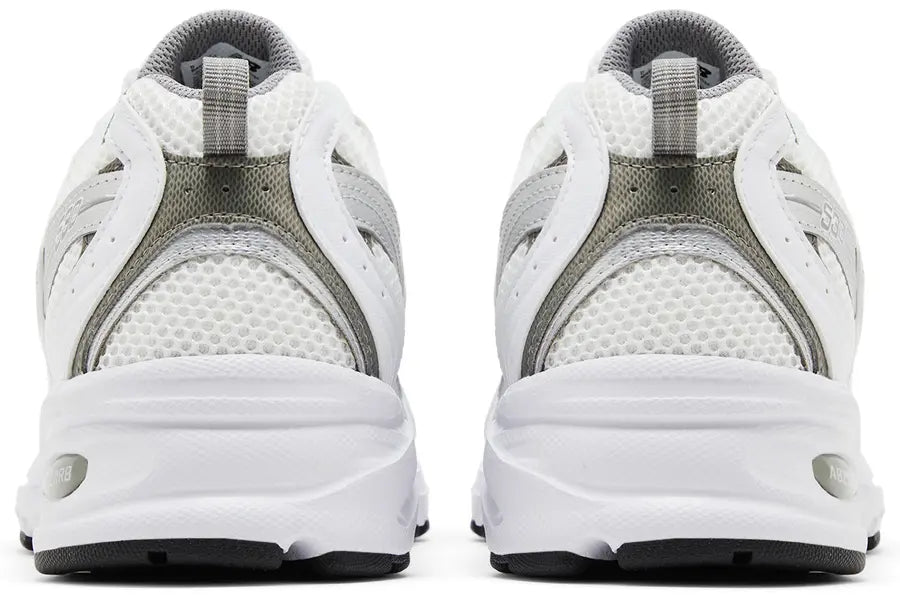 530 'White Metallic Silver'