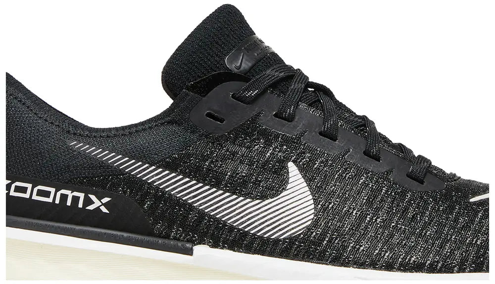 ZoomX Invincible 3 'Black White'
