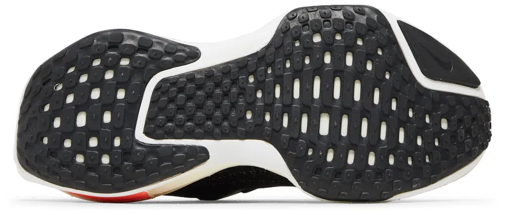 ZoomX Invincible 3 'Black White'