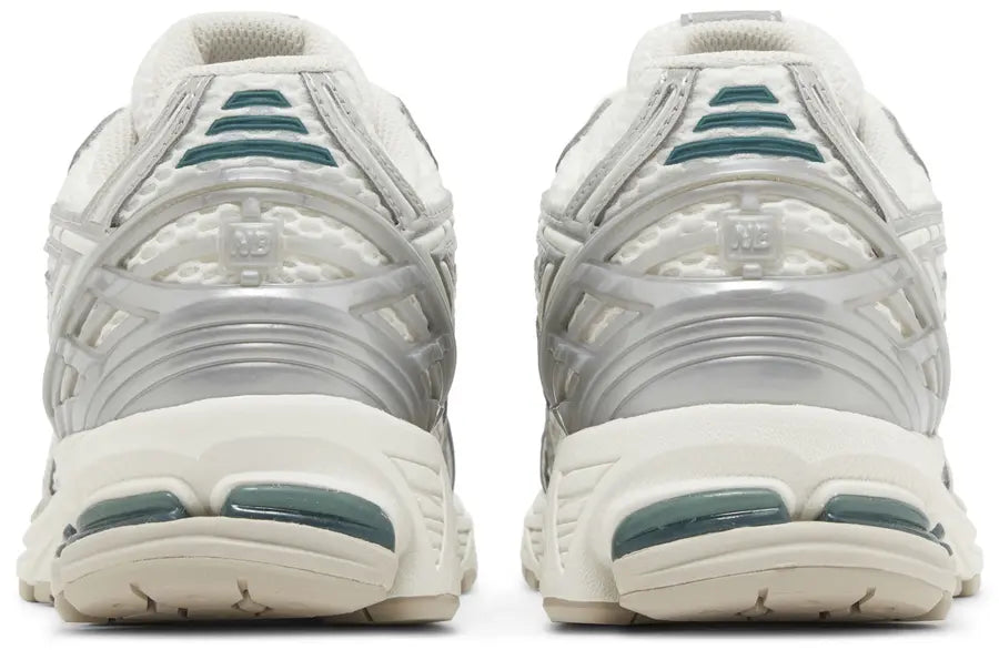 1906R 'Silver Metallic Cream'