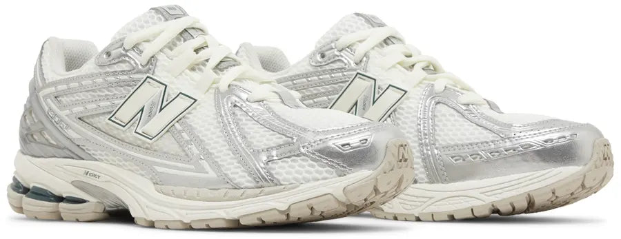 1906R 'Silver Metallic Cream'