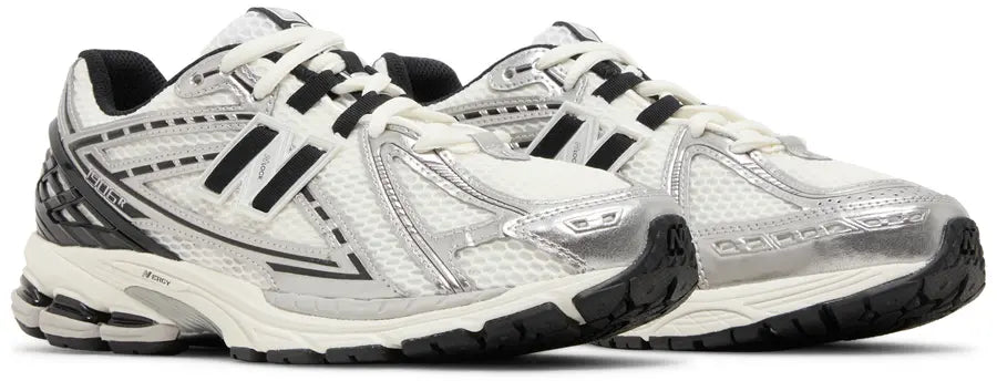 1906R 'Silver Metallic Black'