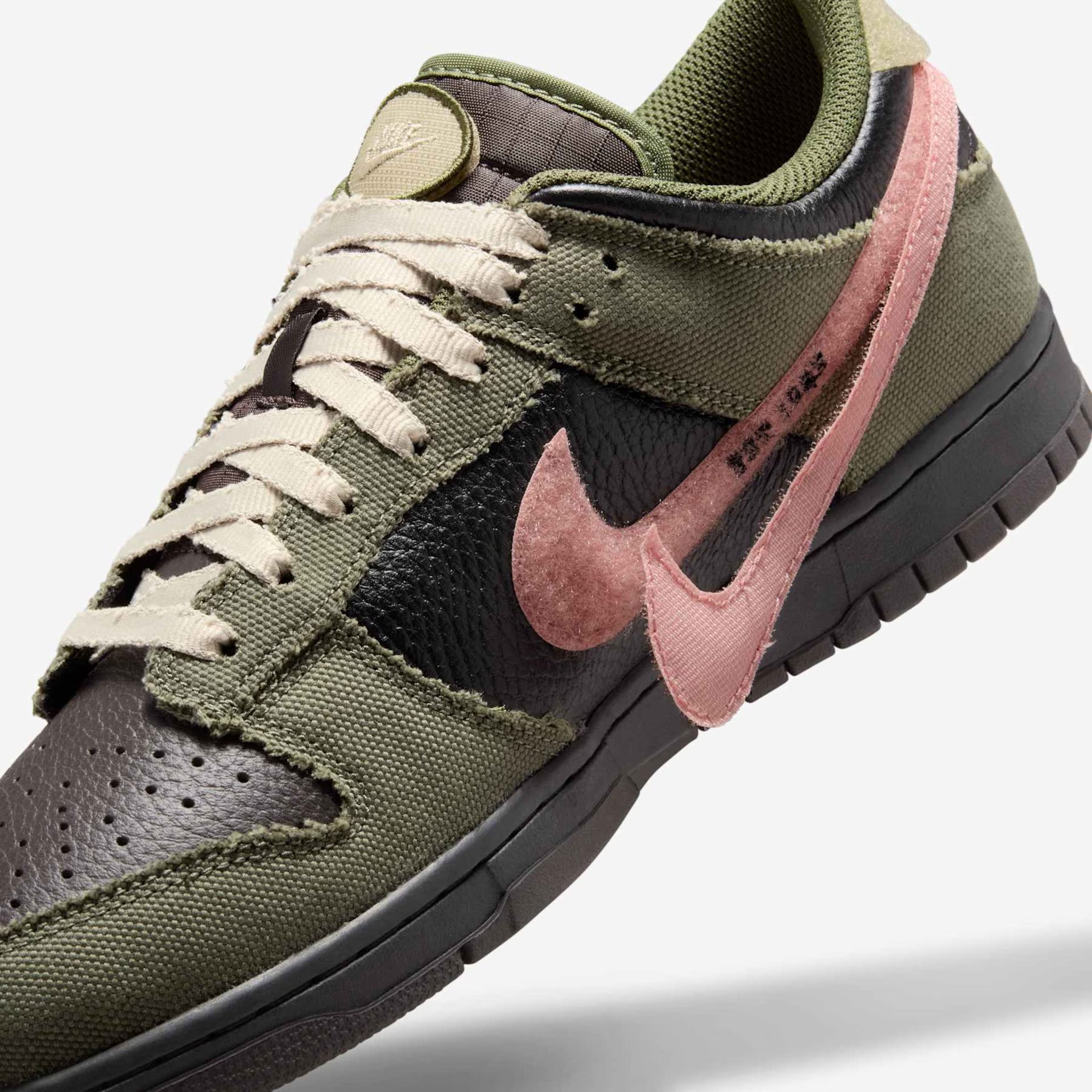 Dunk Low 'Dunks Not Dead'