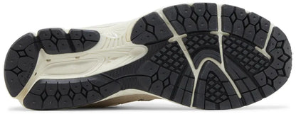 2002R 'Calm Taupe'