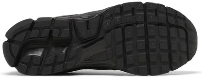 Air Zoom Vomero 5 'Triple Black'