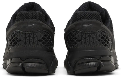 Air Zoom Vomero 5 'Triple Black'