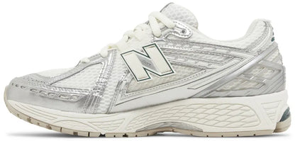 1906R 'Silver Metallic Cream'