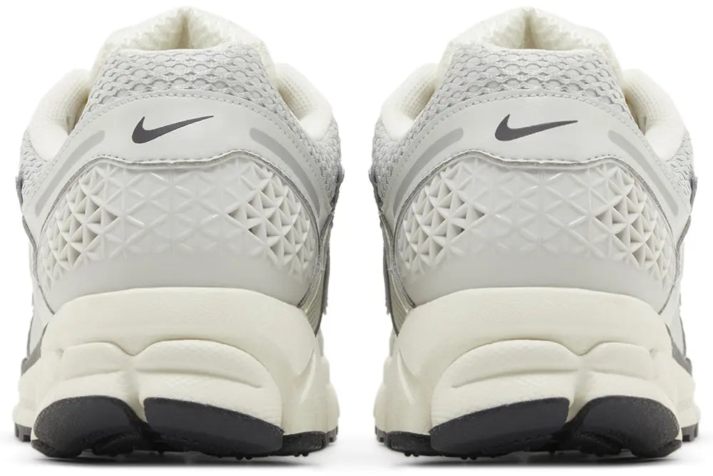 Air Zoom Vomero 5 'Chrome'