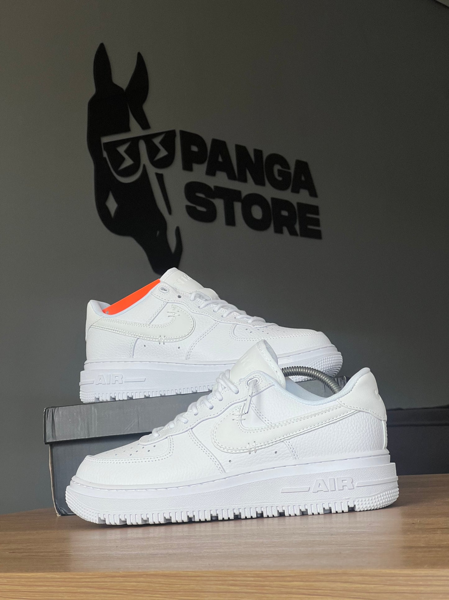 Nike Air Force 1 Luxe Triple White