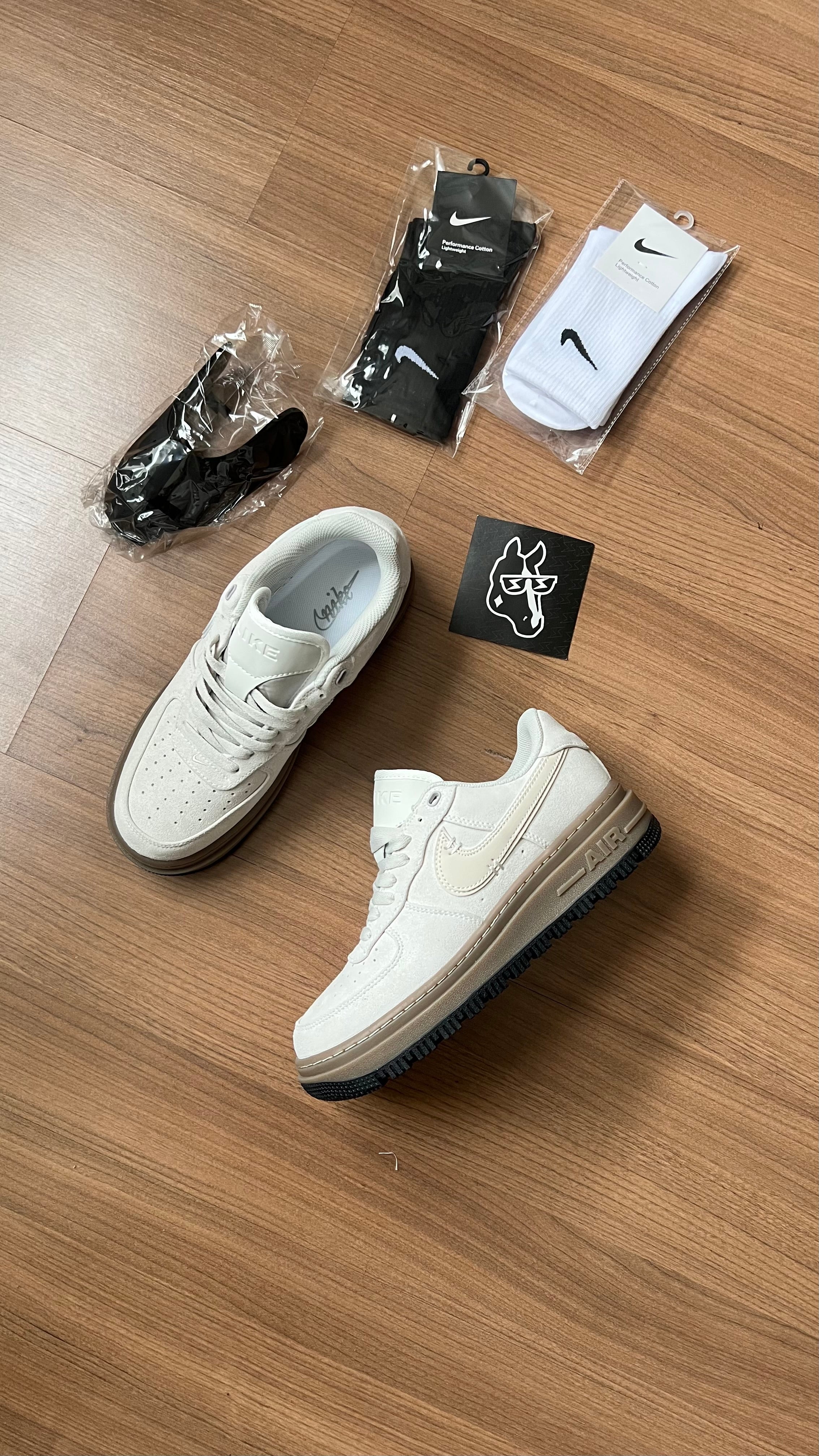 Nike Air Force 1 Luxe Suede