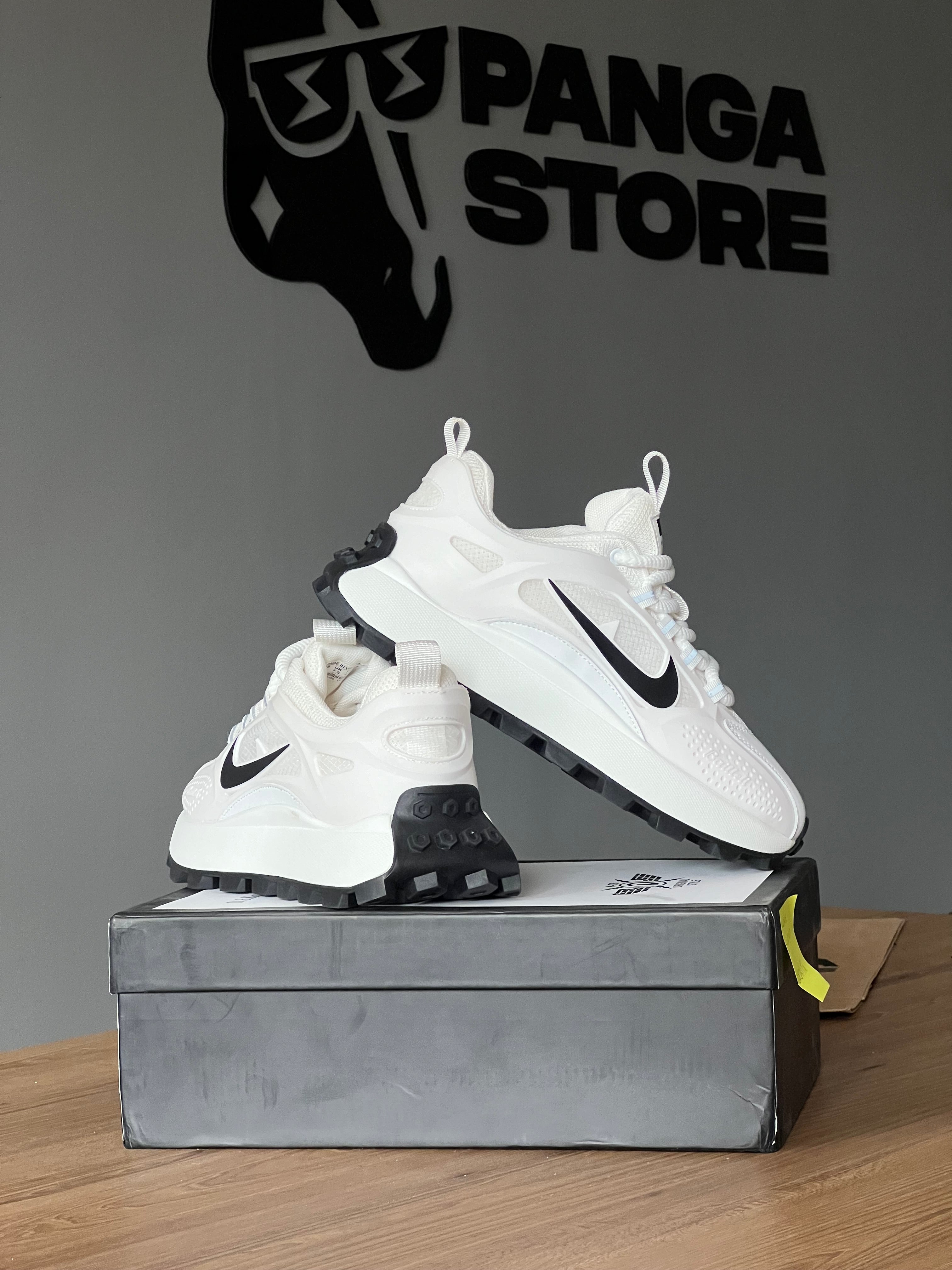 Nike Sport TIDE NY Beige/Black